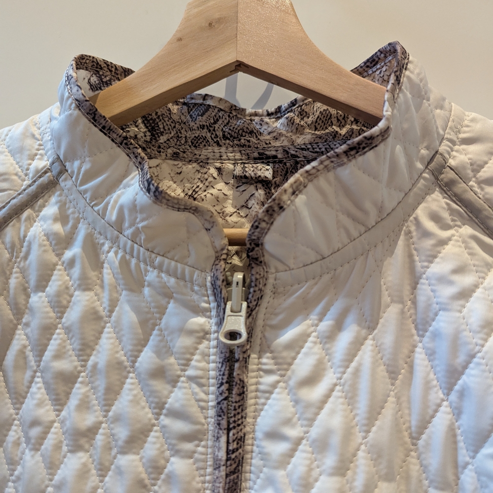 Quilted Jacket with Zip Closure - Picture 6 of 7